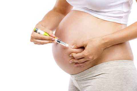 Инсулинотерапия у беременных способна исключить риск развития патологий у новорожденного.