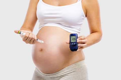 Контроль уровня глюкозы в крови и компенсация СД дает возможность выносить плод и родить ребенка
