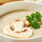Крем-суп: цветная капуста, грибы, куриный бульон
