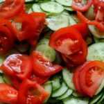 Овощной салат (огурцы, помидоры, зелень, немного оливкового масла)