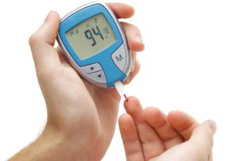 Приобретение глюкометра необходимость для диабетика.