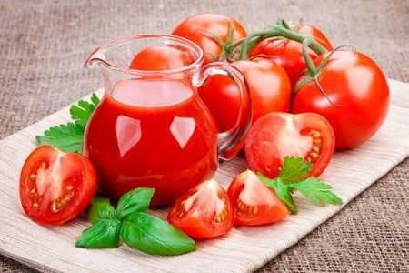 Томатный сок и томаты