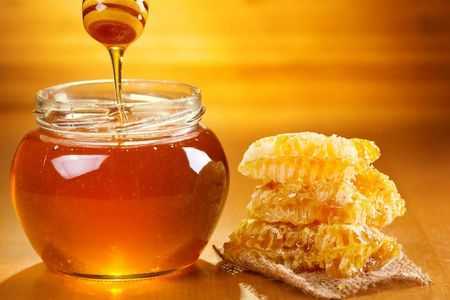 мед в банке и соты